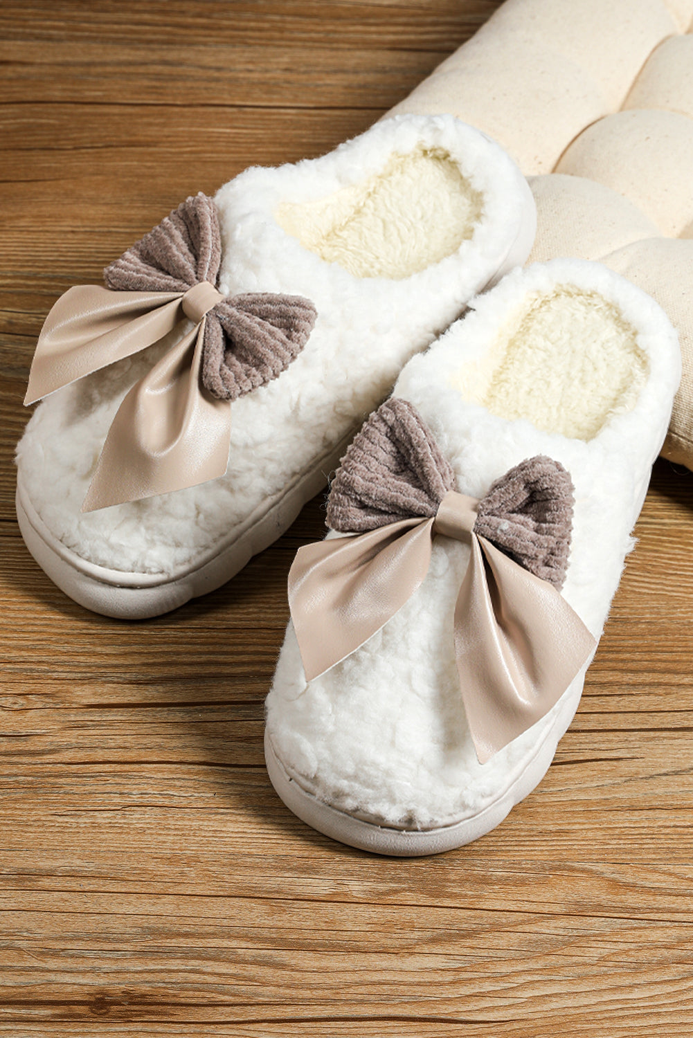 Camel Contrast Bowknot Applique Plush Winter Slippers