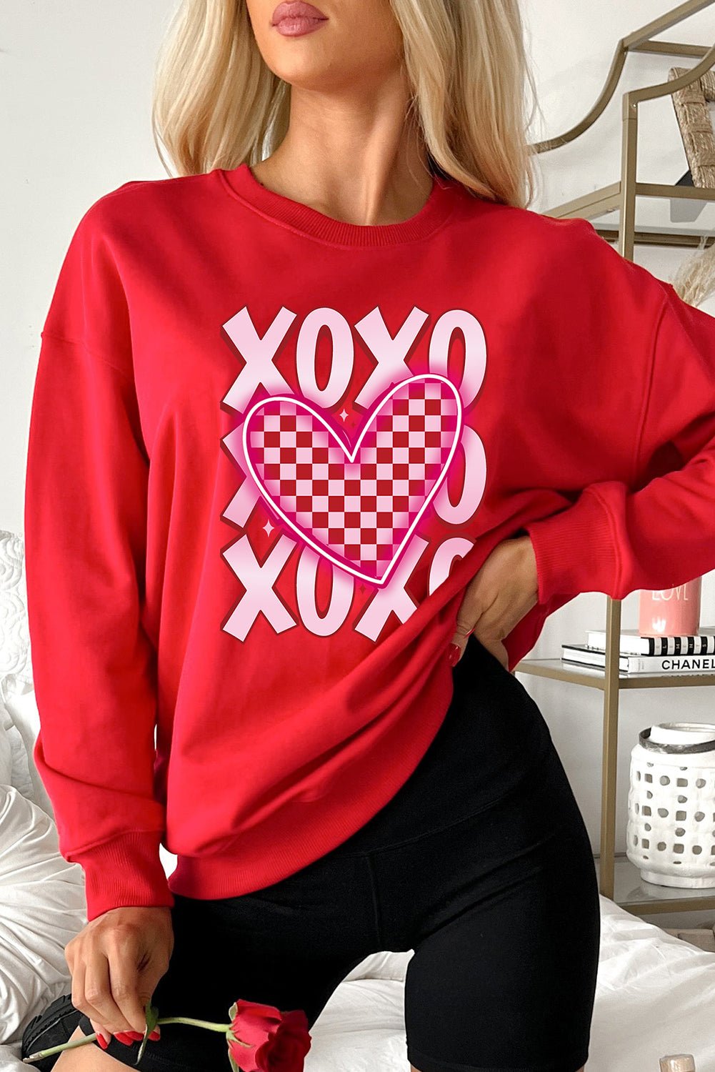 Red Valentine Checkered Heart XOXO Graphic Crewneck Sweatshirt