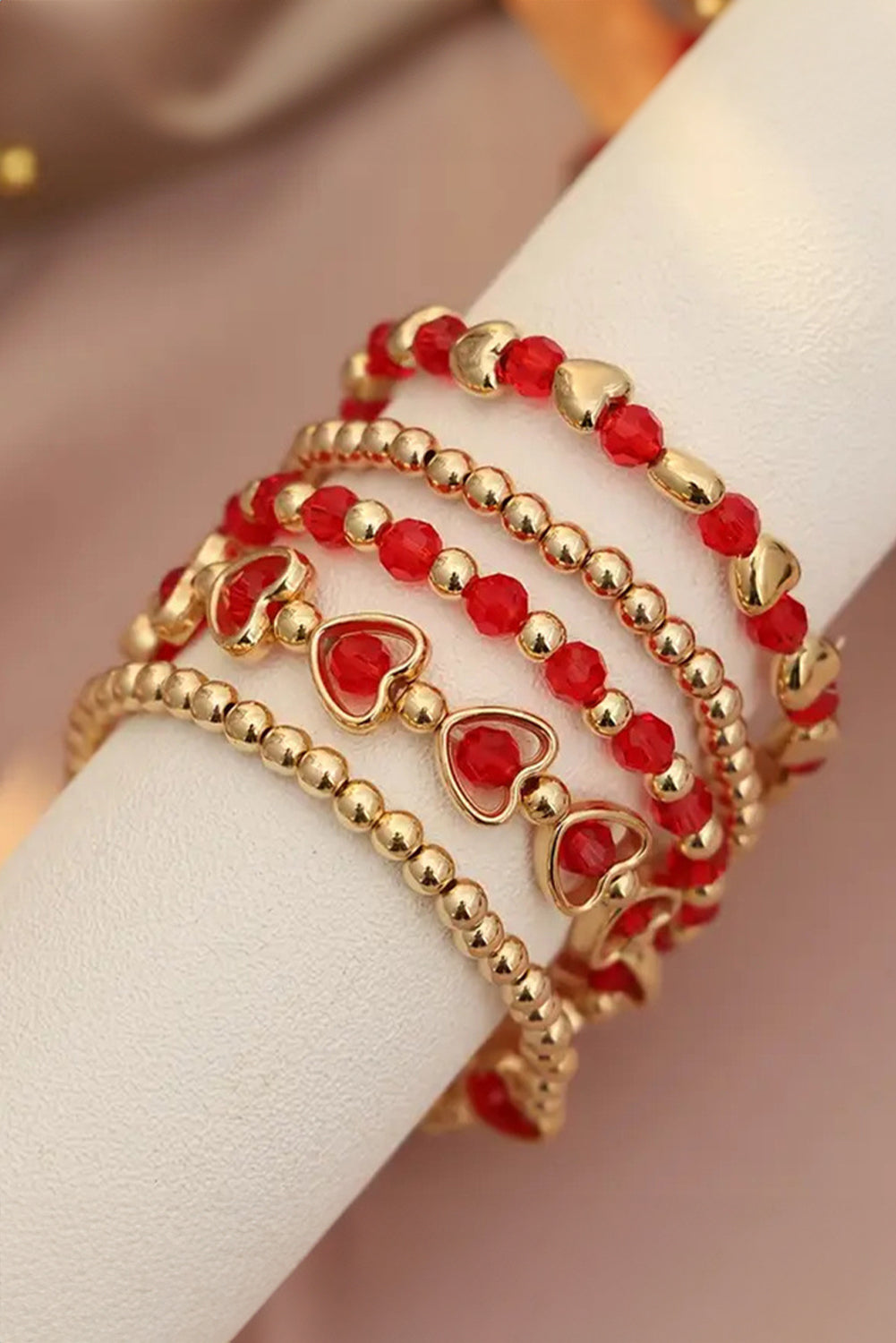 Bracelet superposé en perles de cœur rouge ardent pour la Saint-Valentin