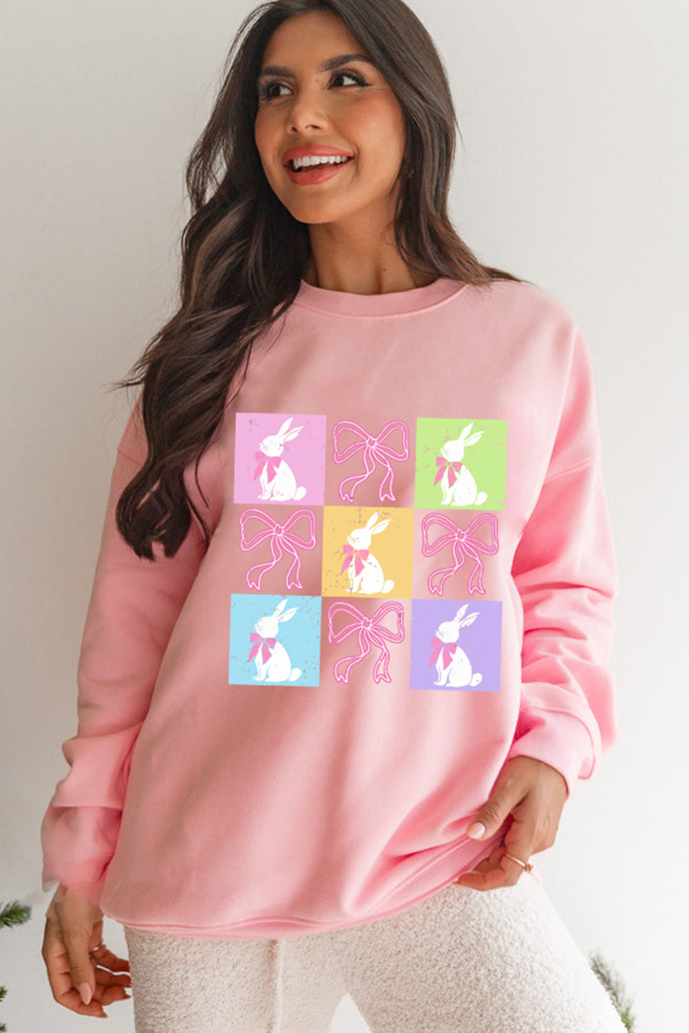 Sweat-shirt à imprimé graphique à carreaux avec nœud de lapin de Pâques rose