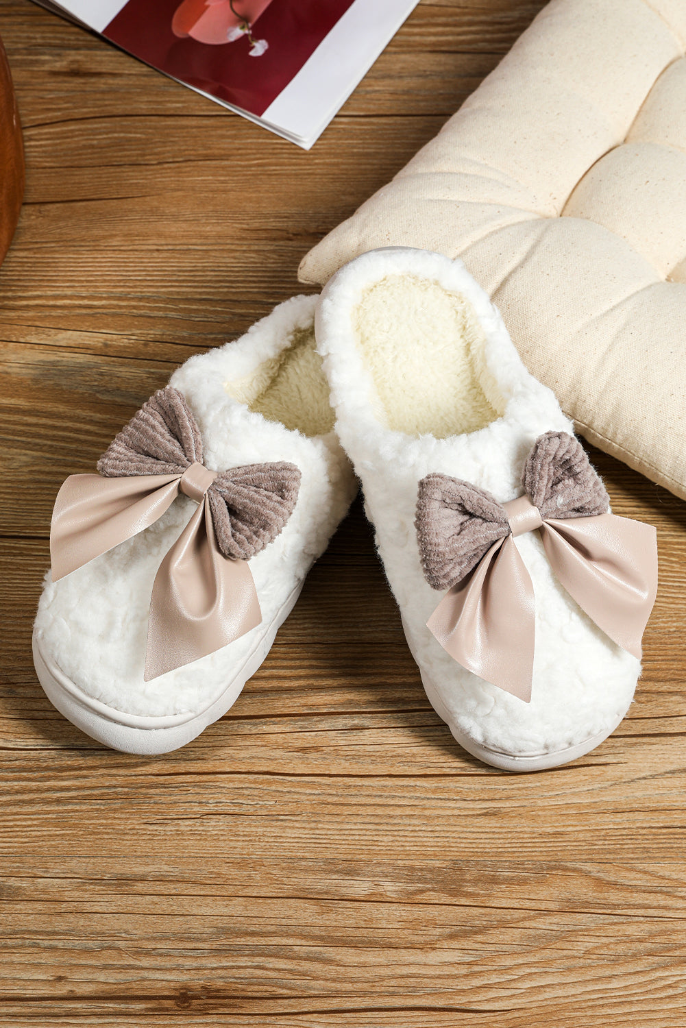 Camel Contrast Bowknot Applique Plush Winter Slippers