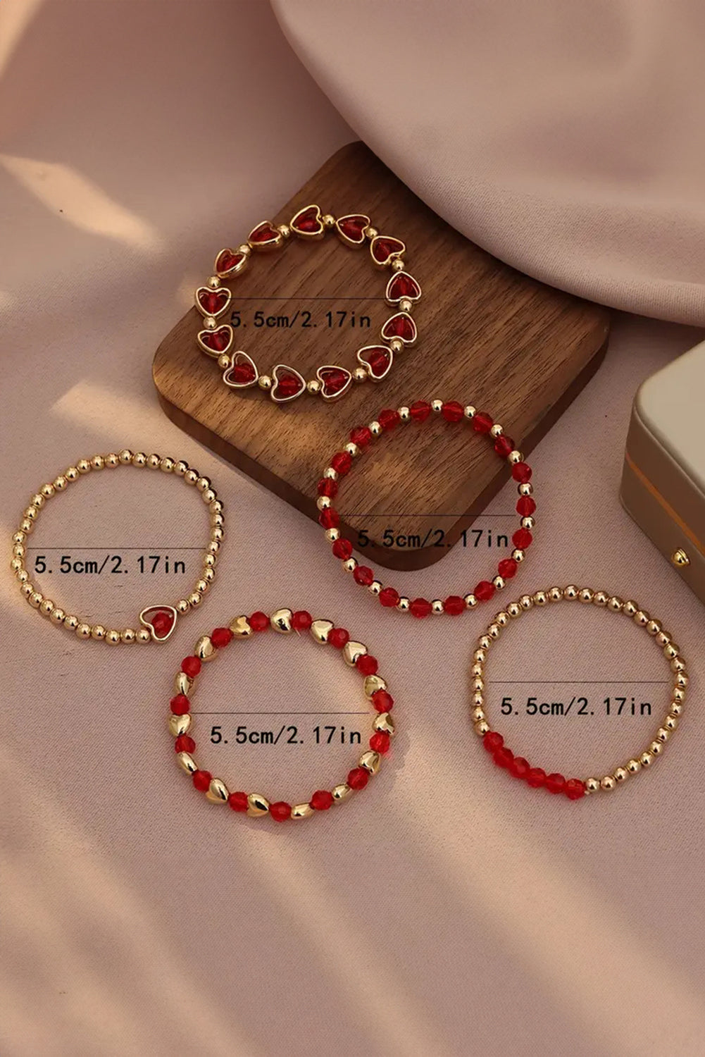 Bracelet superposé en perles de cœur rouge ardent pour la Saint-Valentin