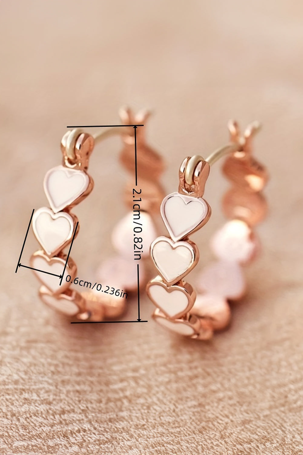 Boucles d’oreilles créoles coeur de la Saint-Valentin blanc